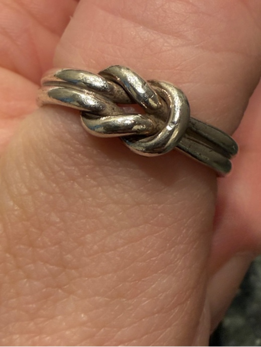 James Avery Sterling Silver love Knot Stackable Ring - Silver